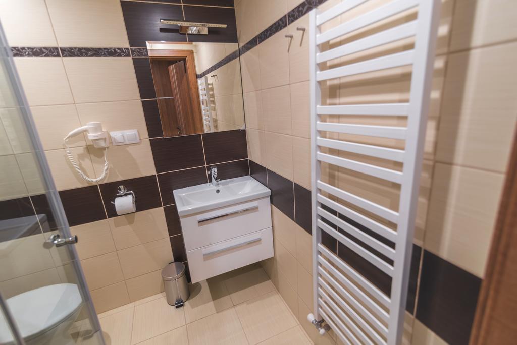 Grillbar Penzion & Restaurant Спишска-Нова-Вес Экстерьер фото
