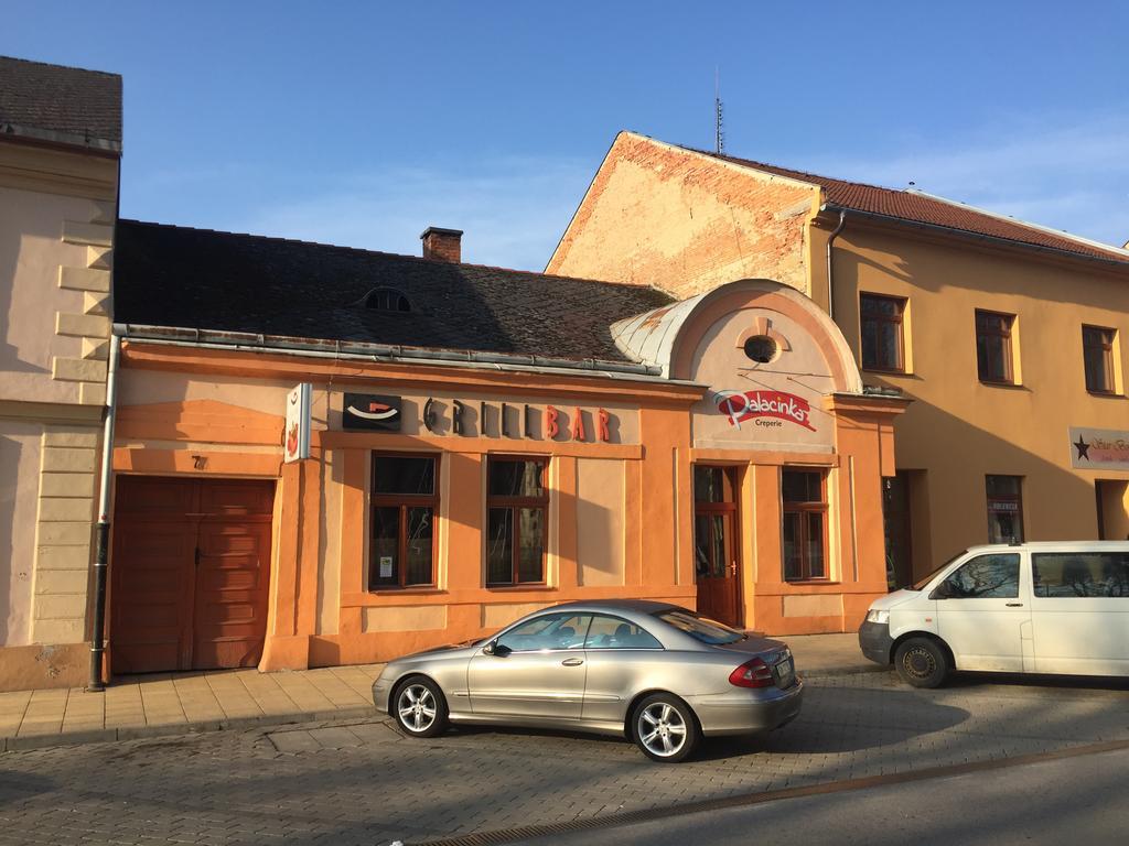 Grillbar Penzion & Restaurant Спишска-Нова-Вес Экстерьер фото