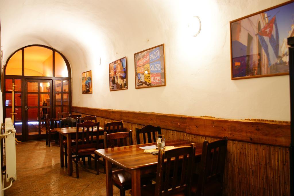 Grillbar Penzion & Restaurant Спишска-Нова-Вес Экстерьер фото