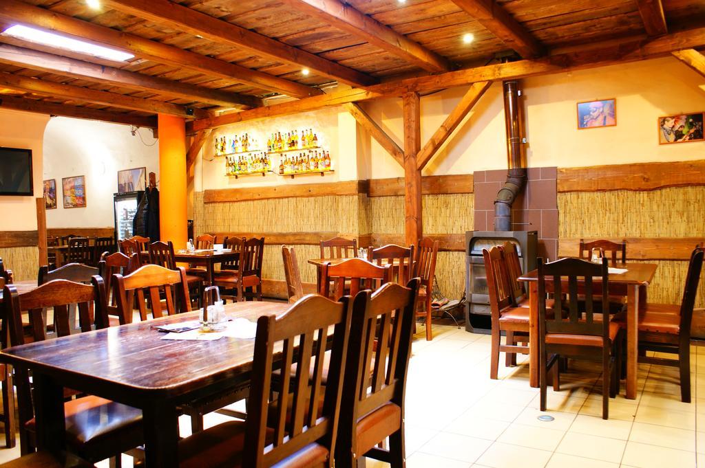 Grillbar Penzion & Restaurant Спишска-Нова-Вес Экстерьер фото