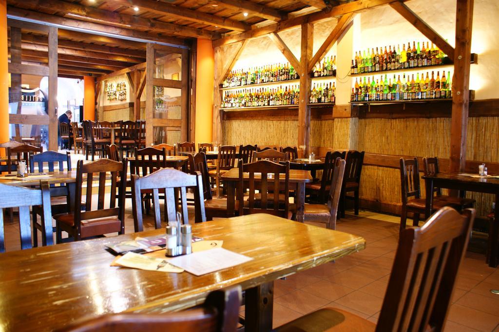 Grillbar Penzion & Restaurant Спишска-Нова-Вес Экстерьер фото