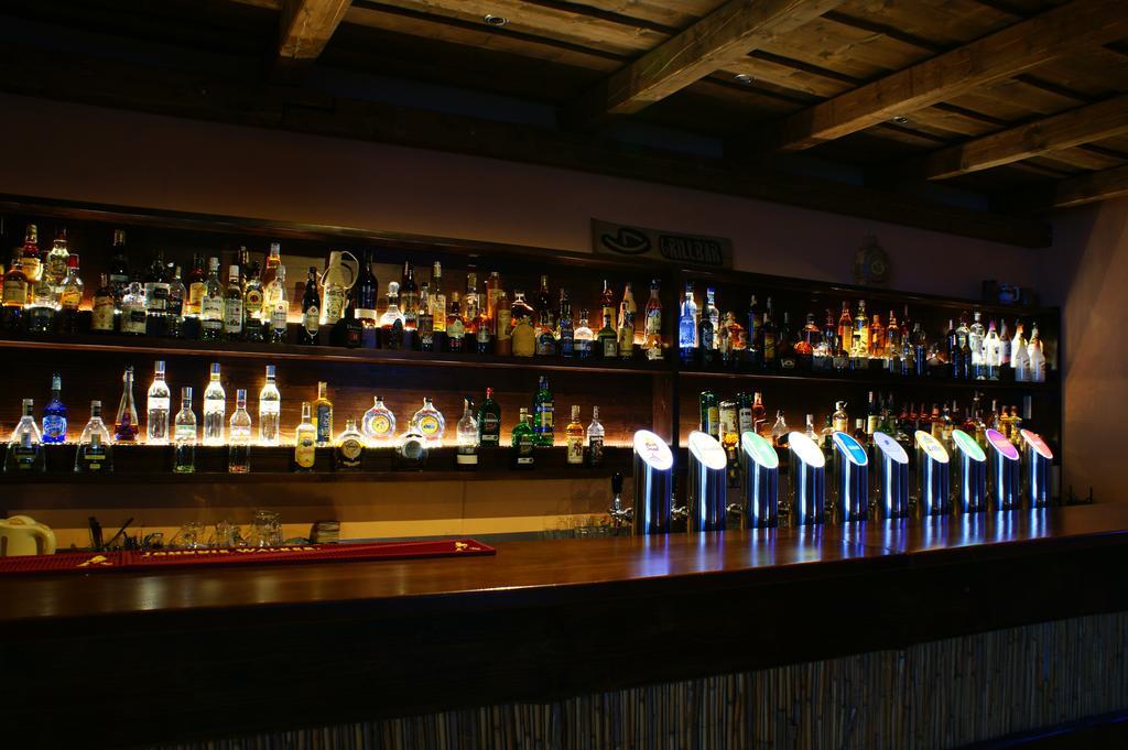 Grillbar Penzion & Restaurant Спишска-Нова-Вес Экстерьер фото